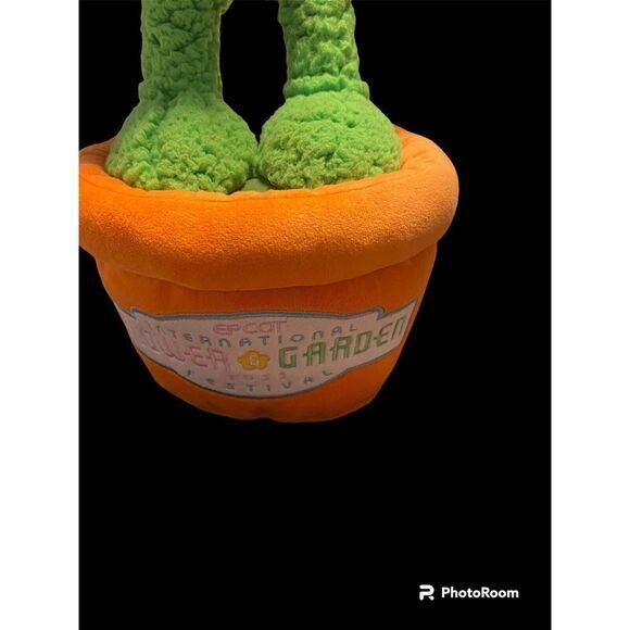 Disney Epcot International Flower & Garden Festival 2022 Mickey Topiary Plush - Picture 3 of 3